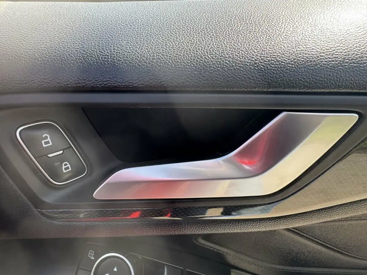 2019-ford-focus-10t-st-line-hatchback-big-40