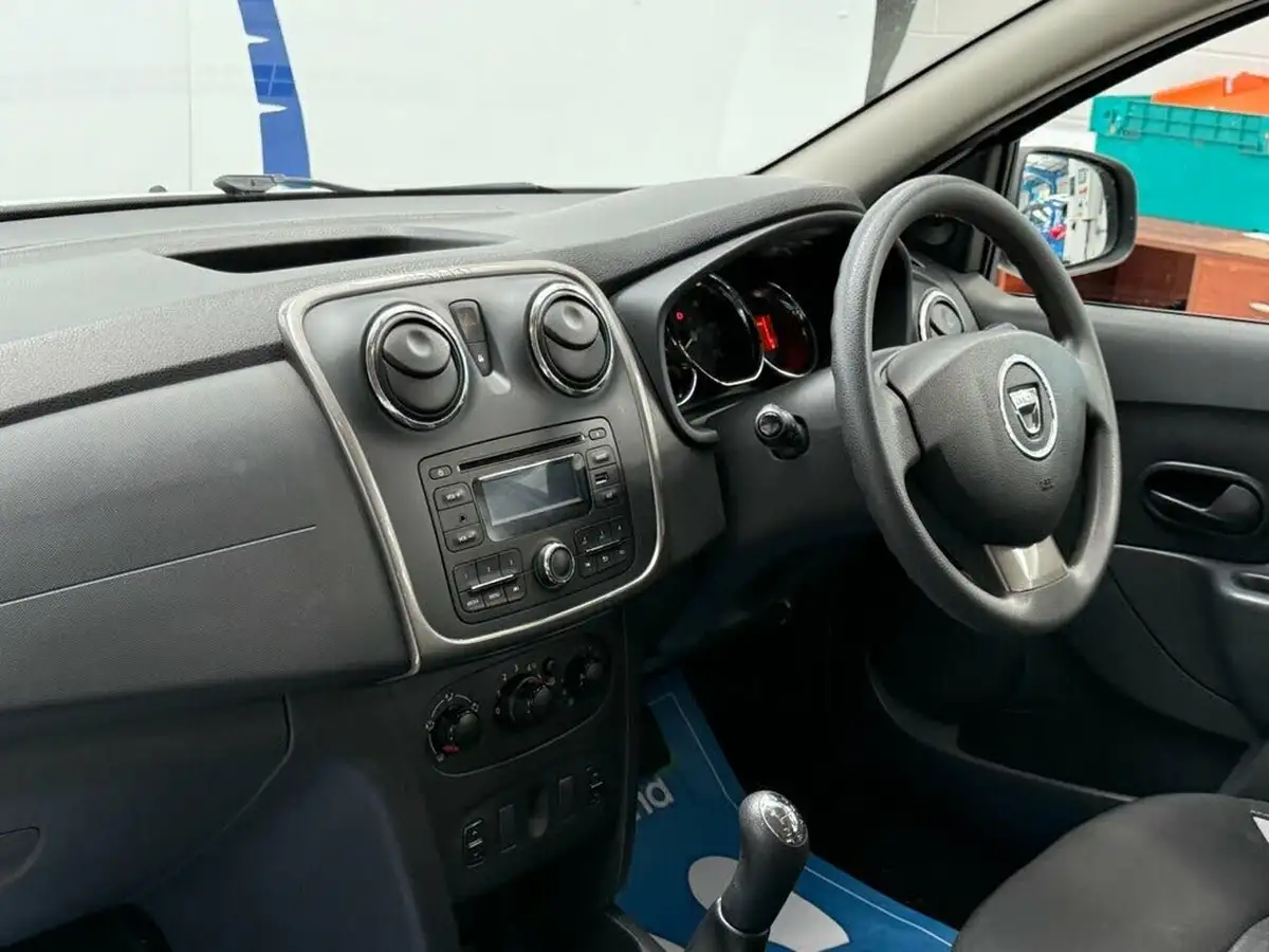 2015-dacia-sandero-stepway-09-ambiance-big-3