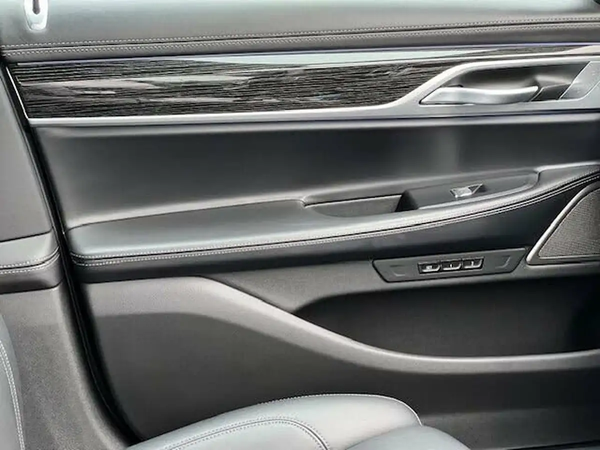 2021-bmw-7-series-30td-730d-m-sport-big-19