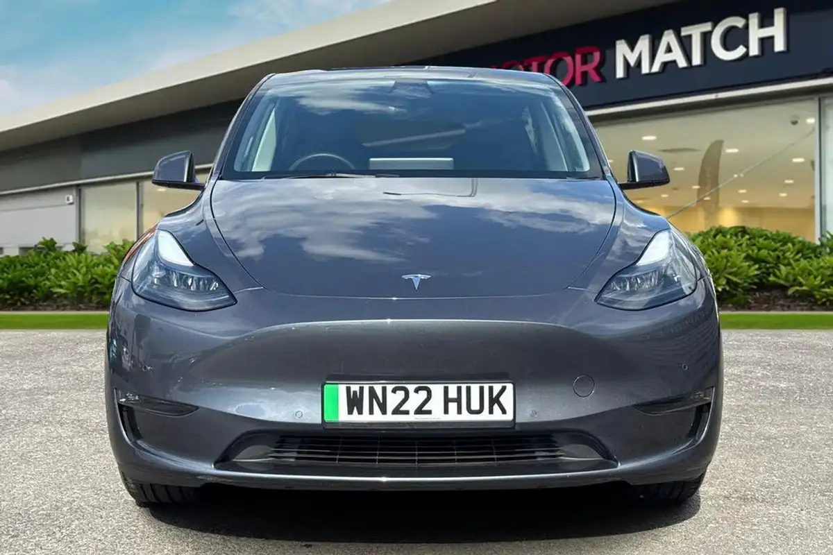 2022-tesla-model-y-e-long-range-big-5