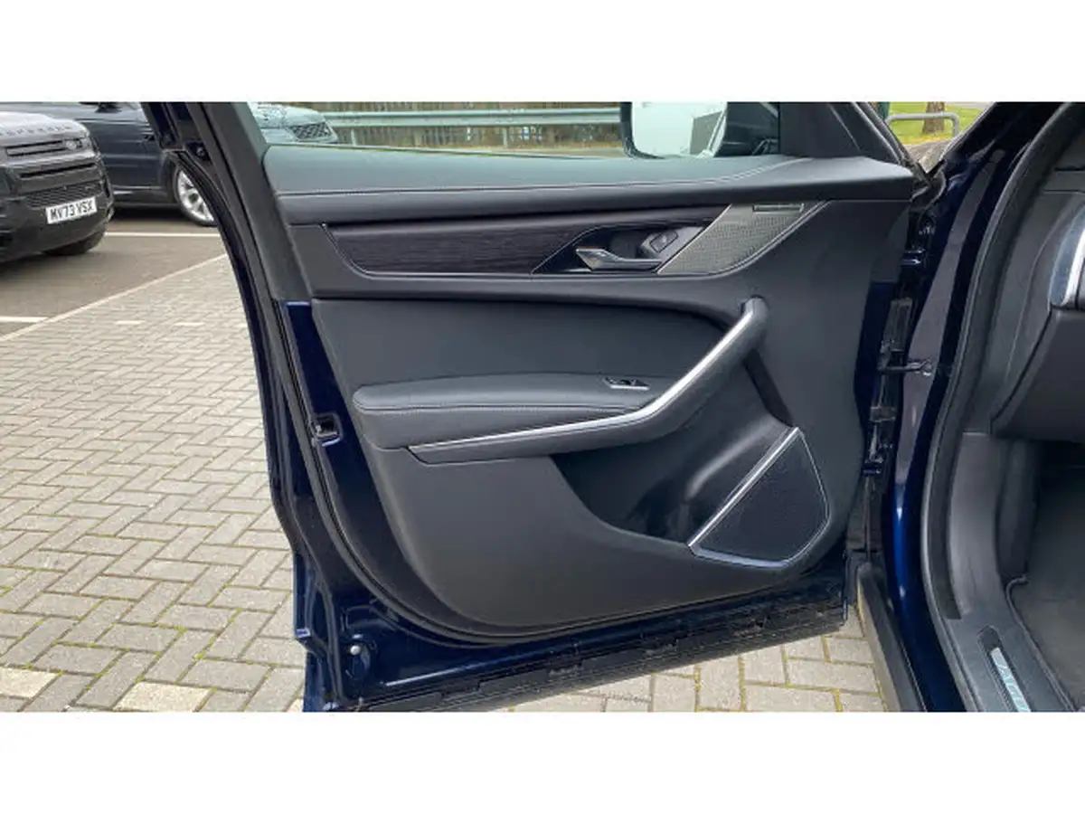2023-jaguar-f-pace-20-p250-r-dynamic-hse-black-big-46