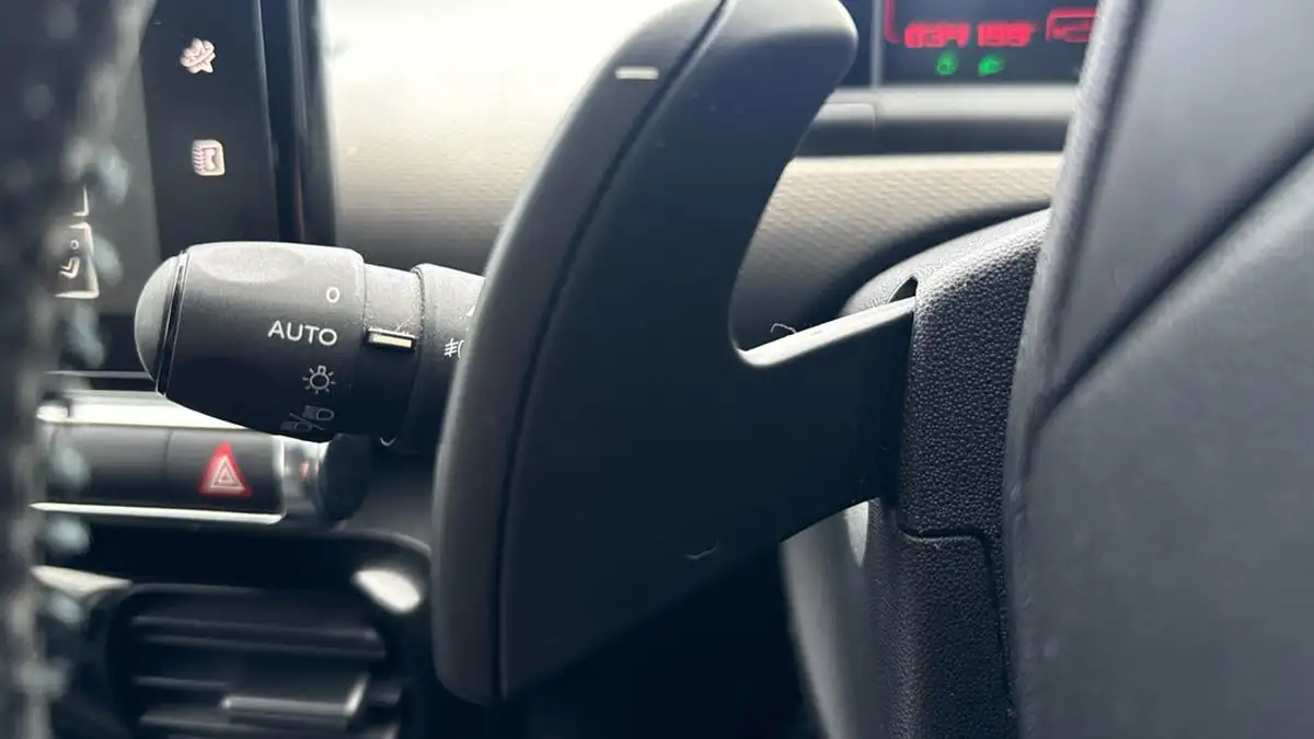 2017-citroen-c4-cactus-12-puretech-flair-82ps-ss-etg-big-27