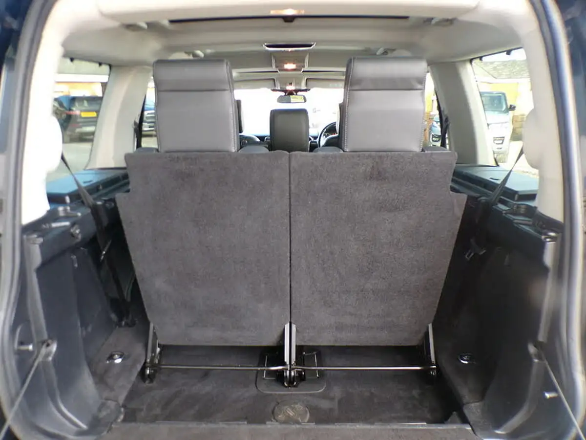 2016-land-rover-discovery-4-30-sd-v6-landmark-big-22