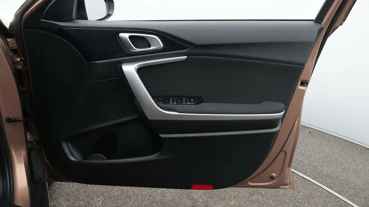 2022-kia-xceed-10-t-gdi-2-big-15