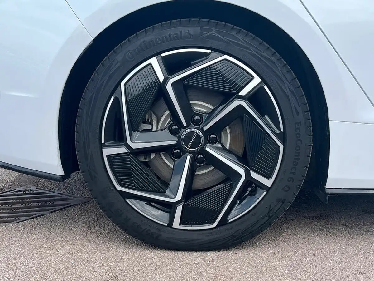 2024-byd-seal-e-design-big-14