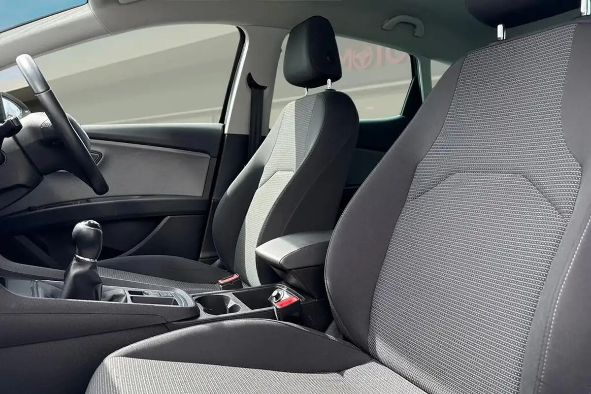 2019-seat-leon-16tdi-se-dynamic-ss-hatchback-big-15