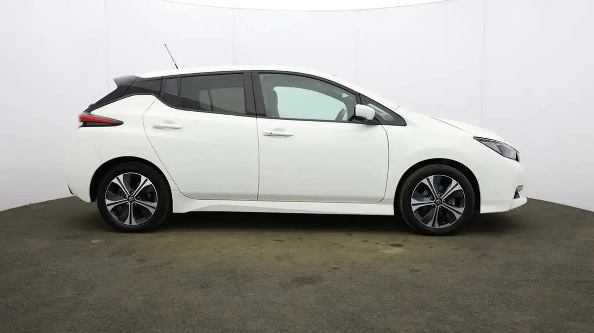2021-nissan-leaf-e-n-connecta-big-44