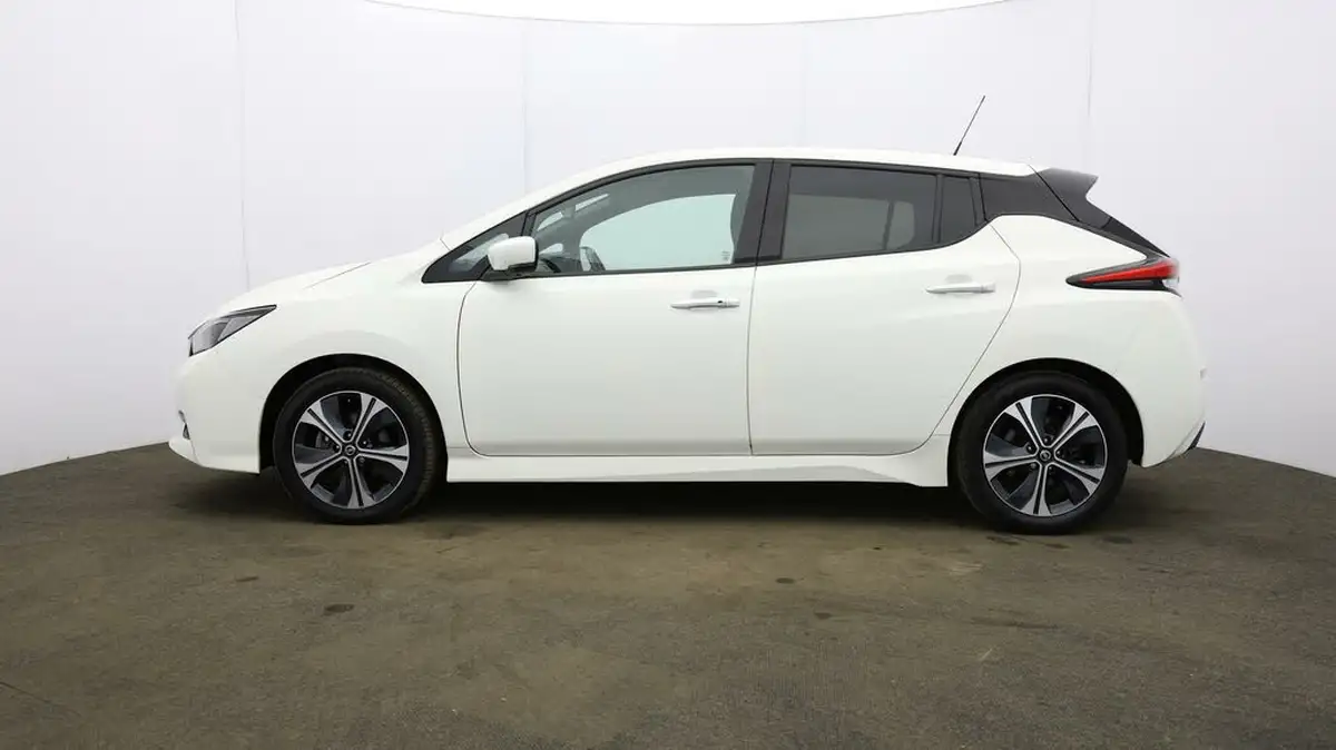 2021-nissan-leaf-e-n-connecta-big-3