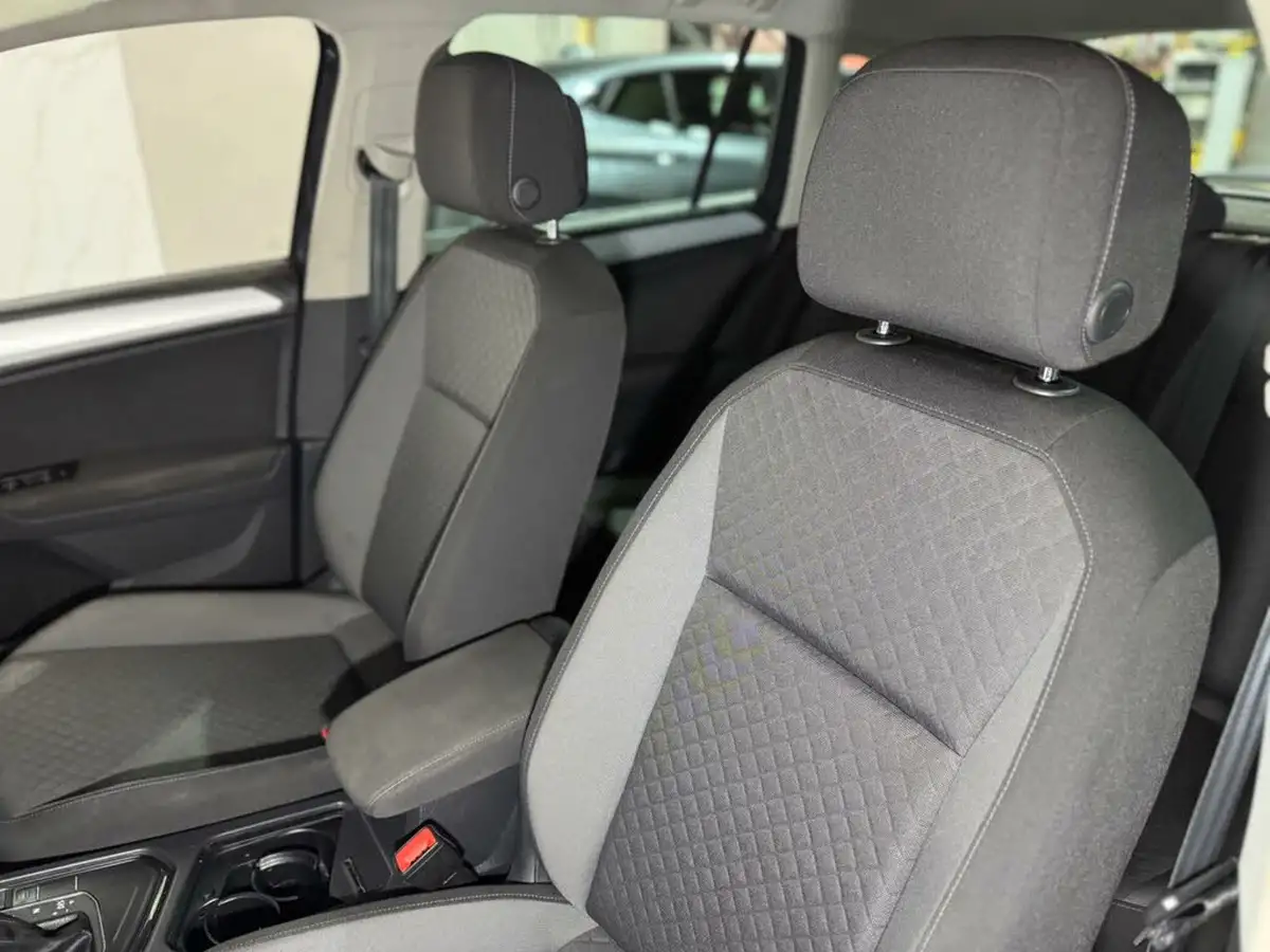 2017-volkswagen-tiguan-20tdi-se-navigation-150ps-ss-dsg-big-15