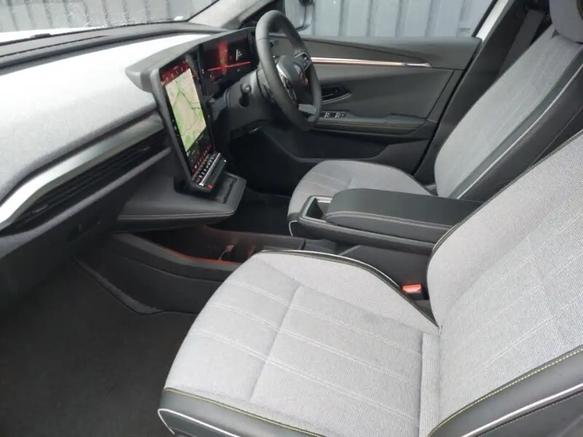 2024-renault-scenic-e-tech-e-techno-220ps-long-big-4