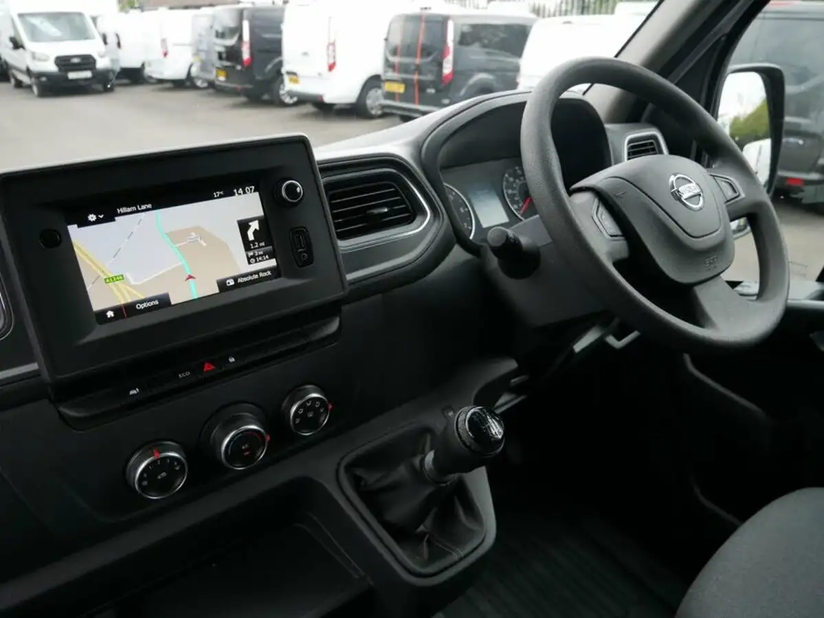 2024-nissan-interstar-23dci-f35-l3h2-tekna-135pseu6d-panel-van-big-2