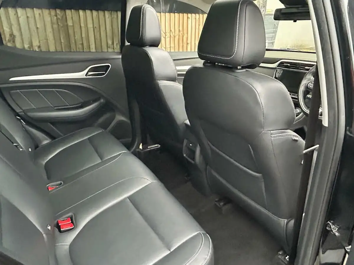 2021-mg-zs-suv-e-exclusive-ev-big-31