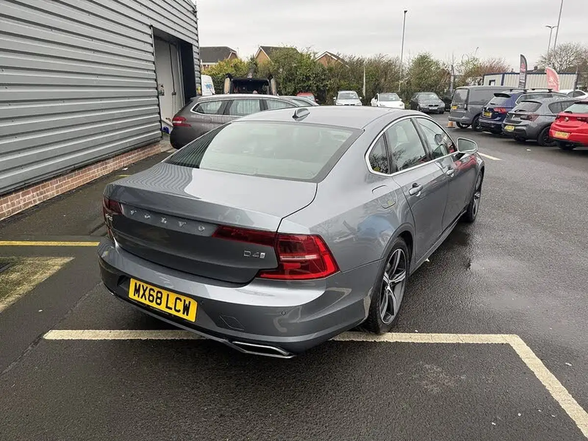 2018-volvo-s90-20td-d4-r-design-big-37