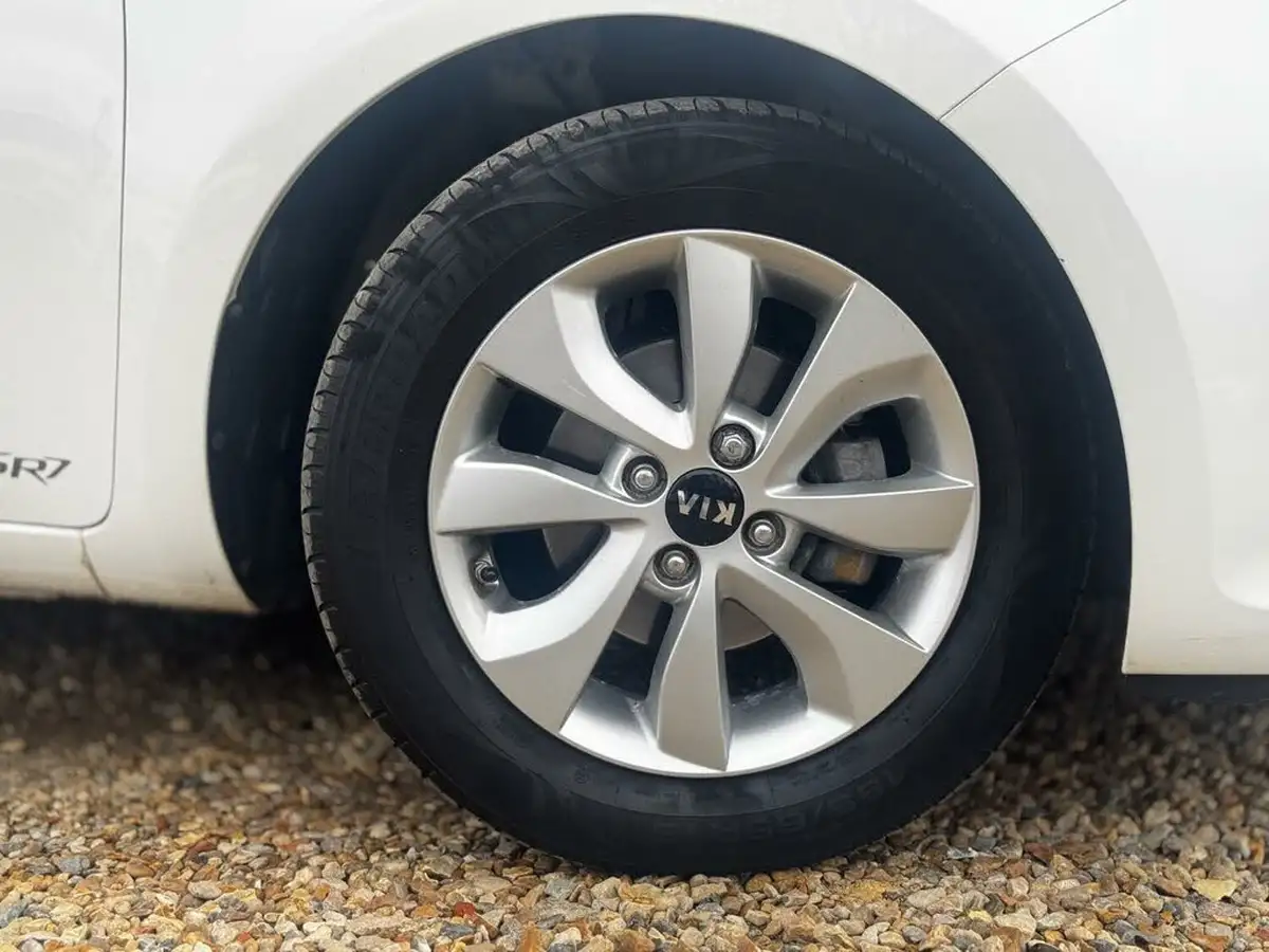 2017-kia-rio-125-sr7-5d-big-2