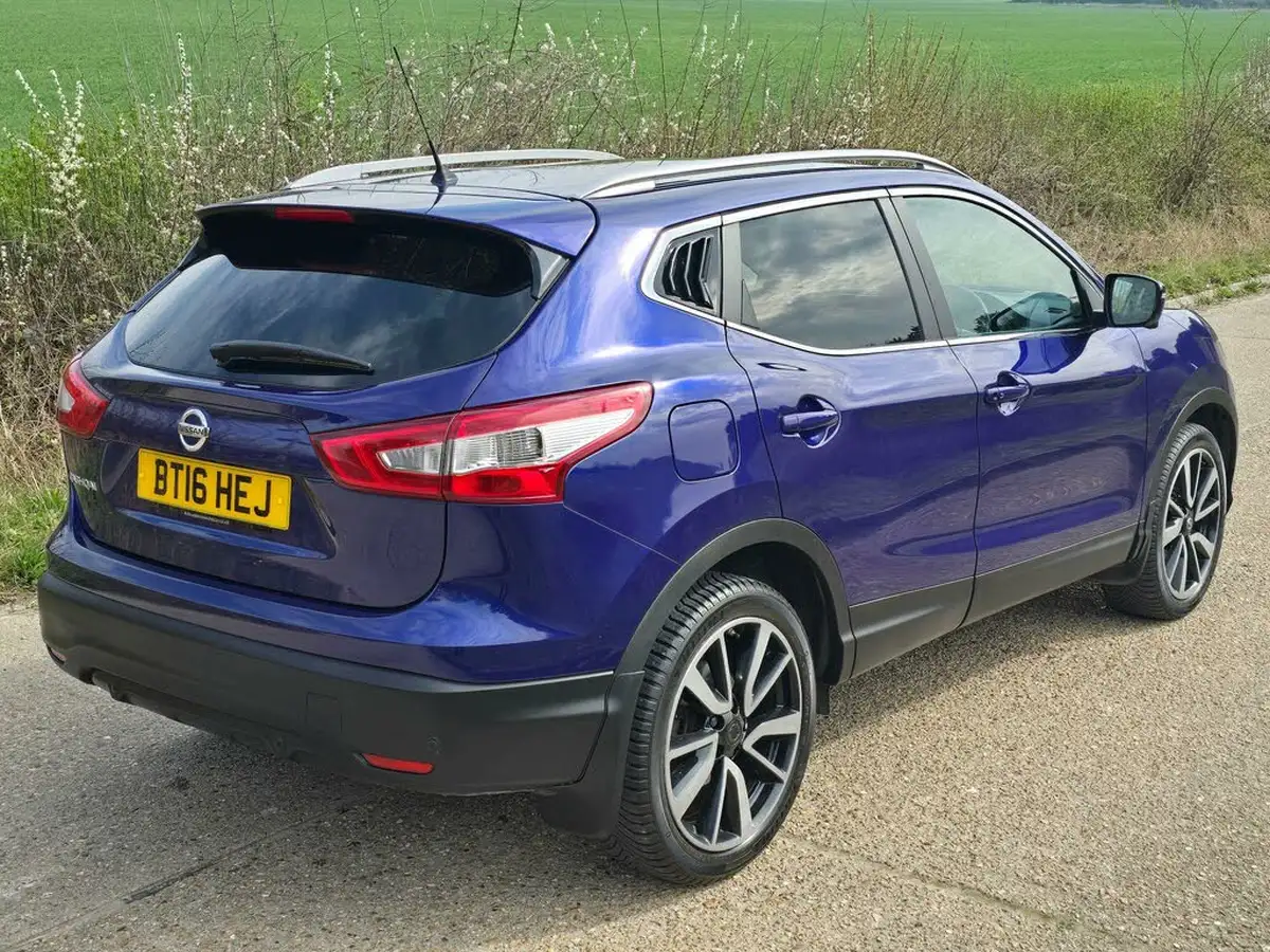 2016-nissan-qashqai-12-dig-t-tekna-big-8