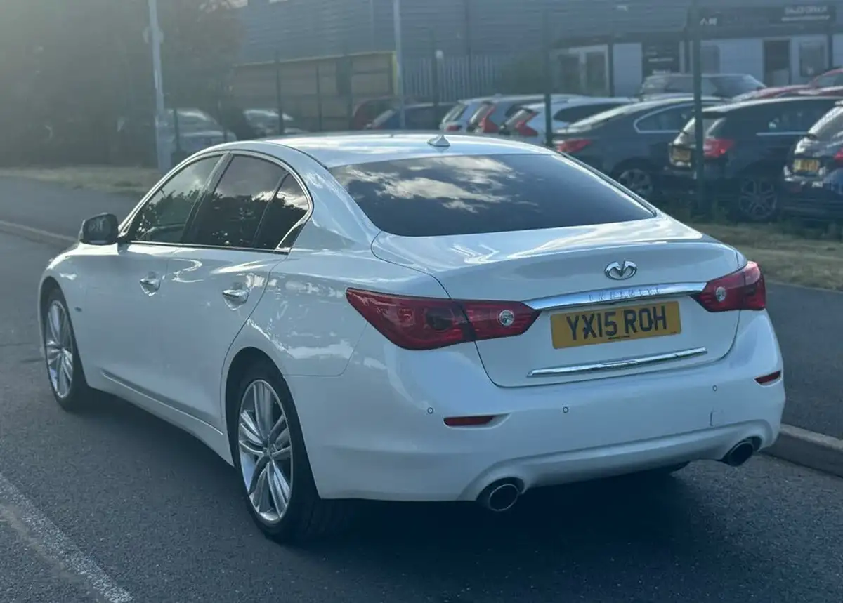 2015-infiniti-q50-22td-sport-170ps-auto-big-3