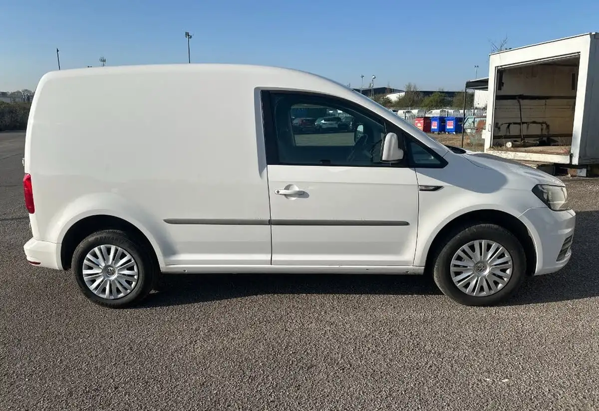 2018-volkswagen-caddy-20tdi-c20-trendline-bmt-102pseu6-big-1