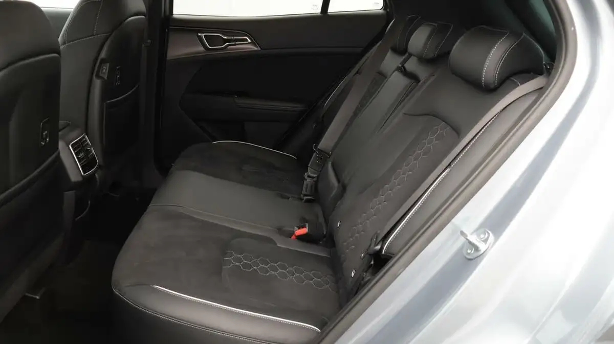2024-kia-sportage-16-t-gdi-gt-line-226bhp-hev-auto-big-16
