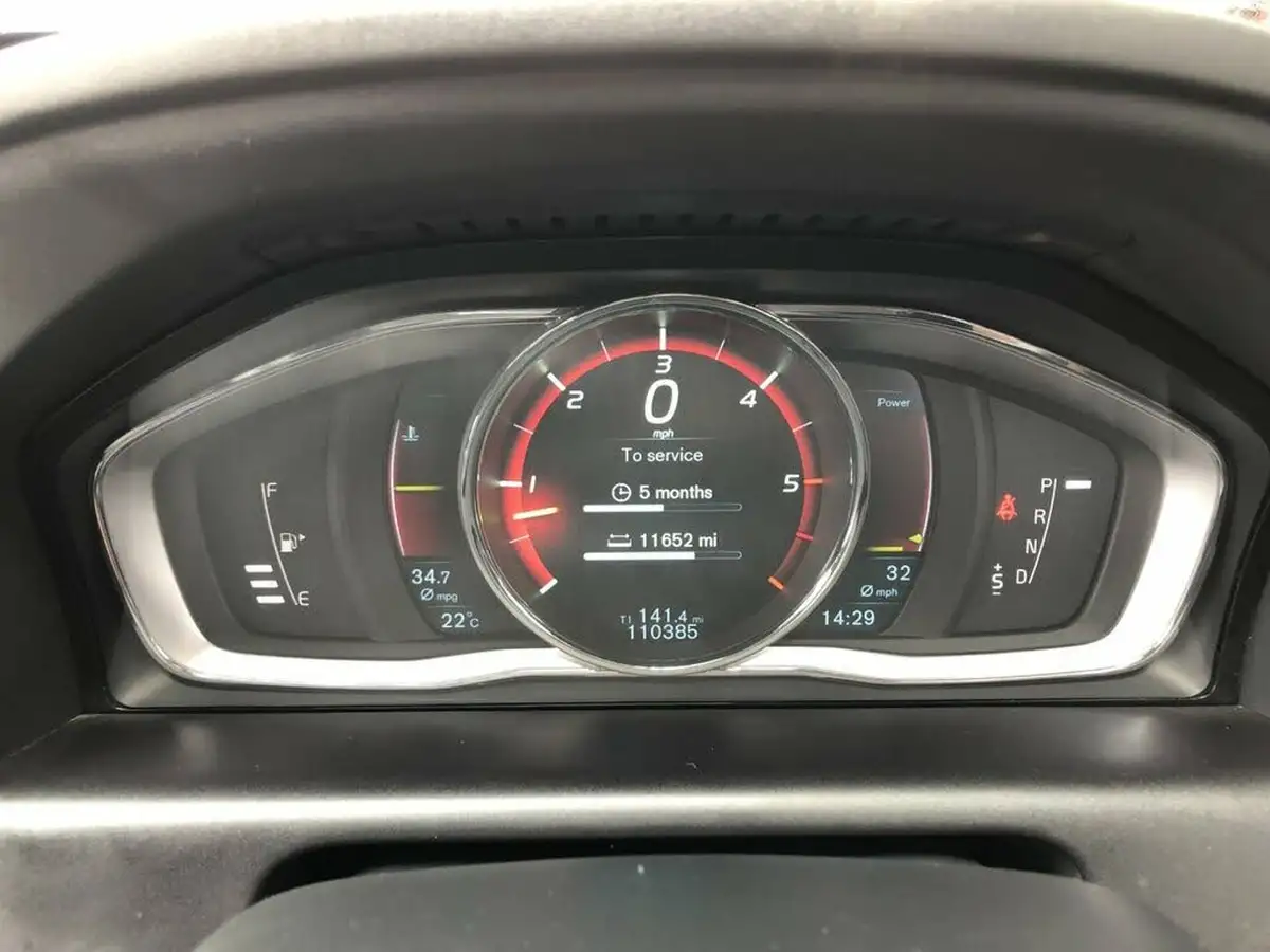 2014-volvo-xc60-24td-d5-r-design-215bhp-geartronic-big-40