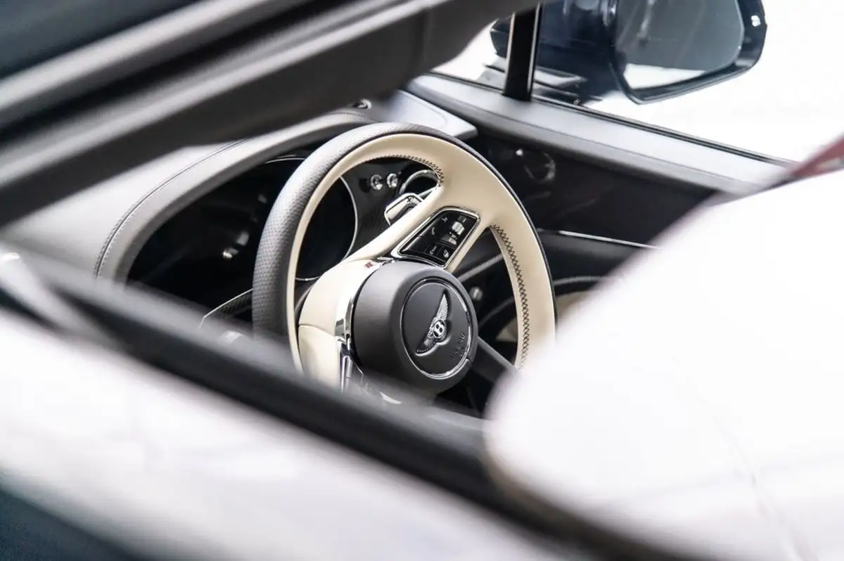 2023-bentley-bentayga-30-hybrid-big-63