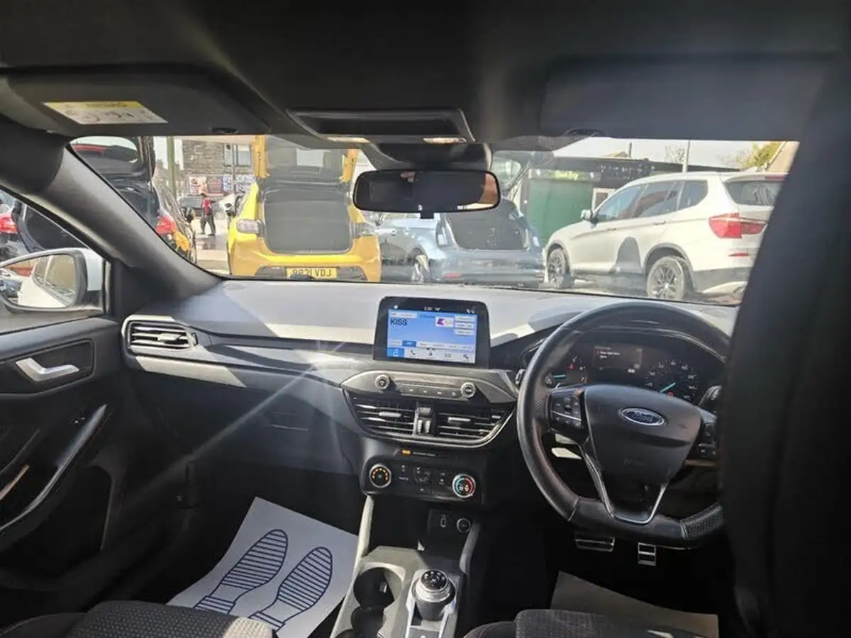 2019-ford-focus-10t-st-line-hatchback-auto-big-12