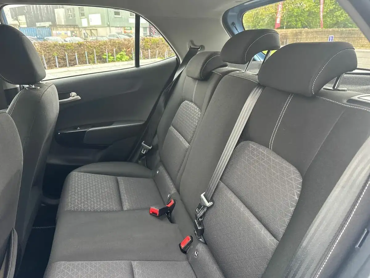 2018-kia-picanto-10-2-66bhp-big-16