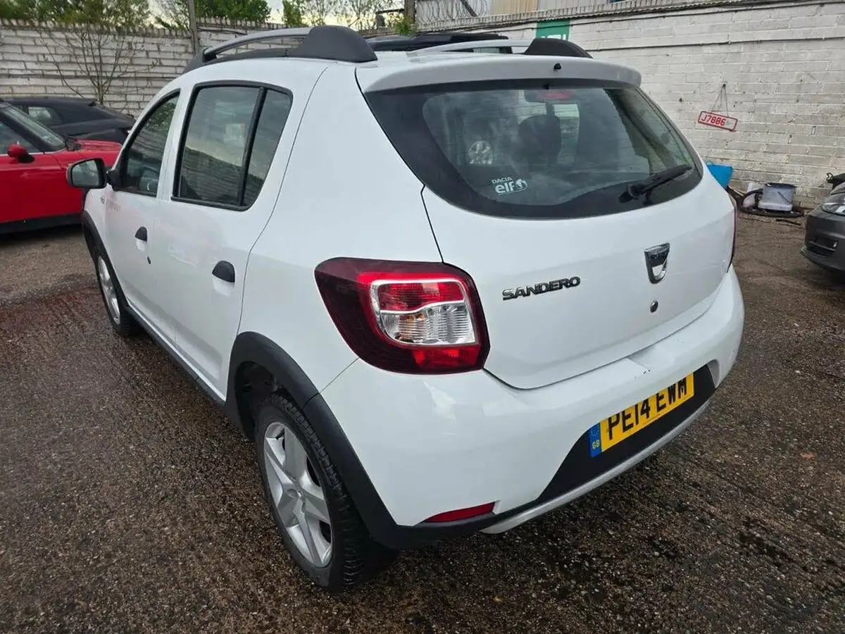 2013-dacia-sandero-stepway-09-ambiance-big-4