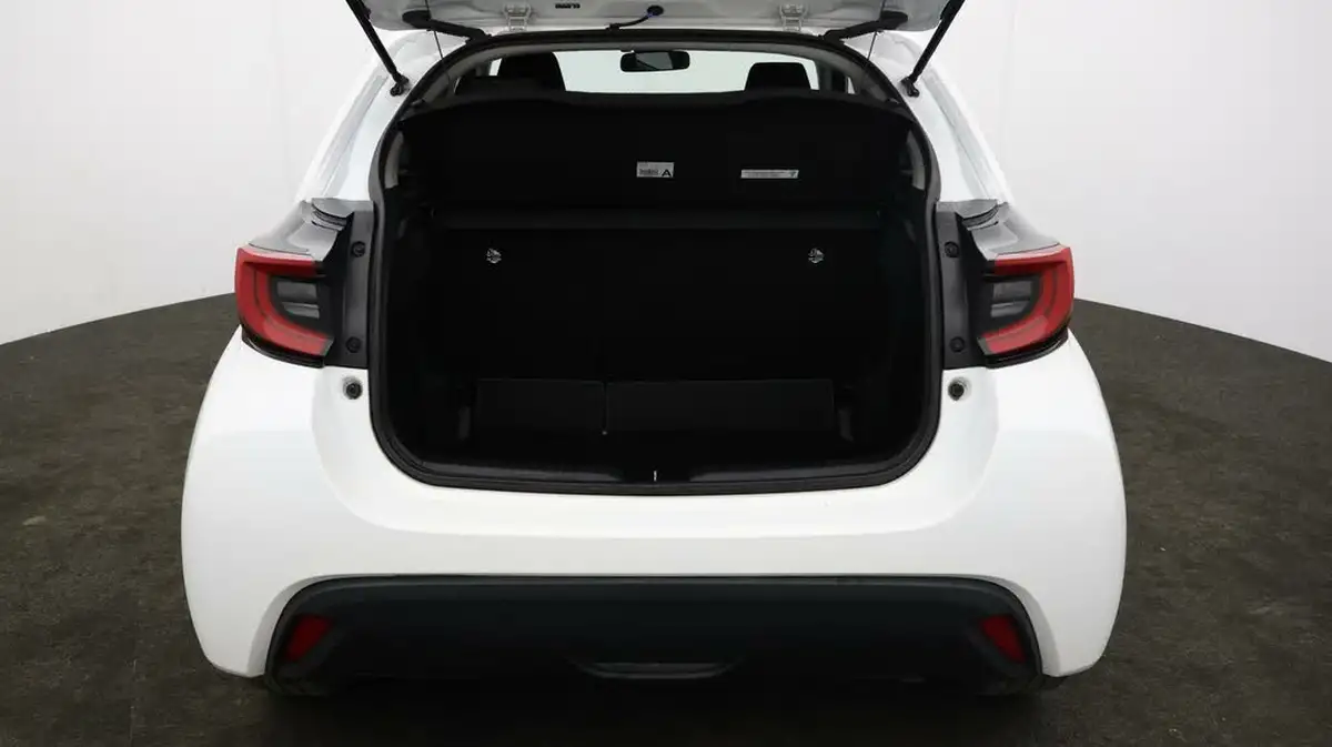 2022-toyota-yaris-15-vvt-i-design-big-16