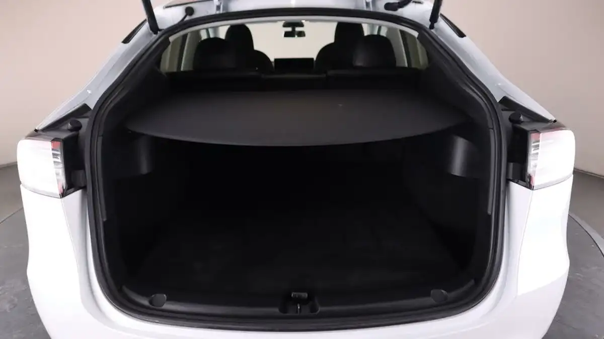 2022-tesla-model-y-e-rwd-big-17