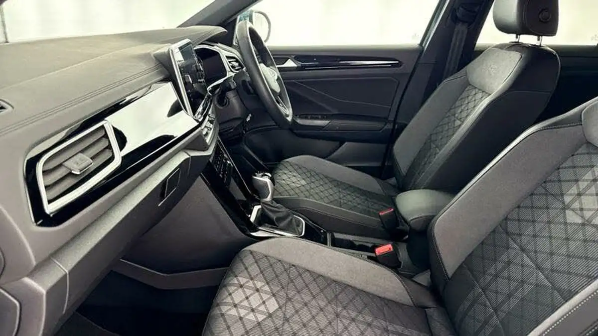 2024-volkswagen-t-roc-15-tsi-r-line-hatchback-5d-dsg-big-41