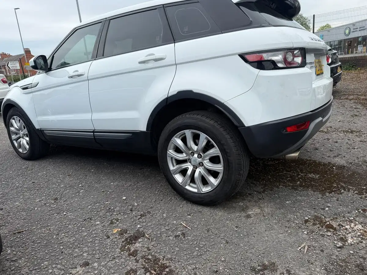 2015-land-rover-range-rover-evoque-22sd4-pure-tech-hatchback-5d-auto-big-4