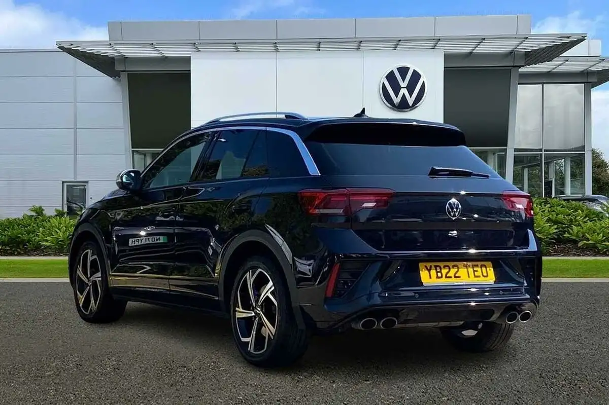 2022-volkswagen-t-roc-20-tsi-r-big-2