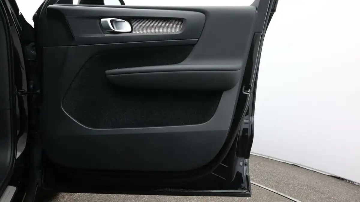 2021-volvo-xc40-15-t3-r-design-163bhp-geartronic-big-15