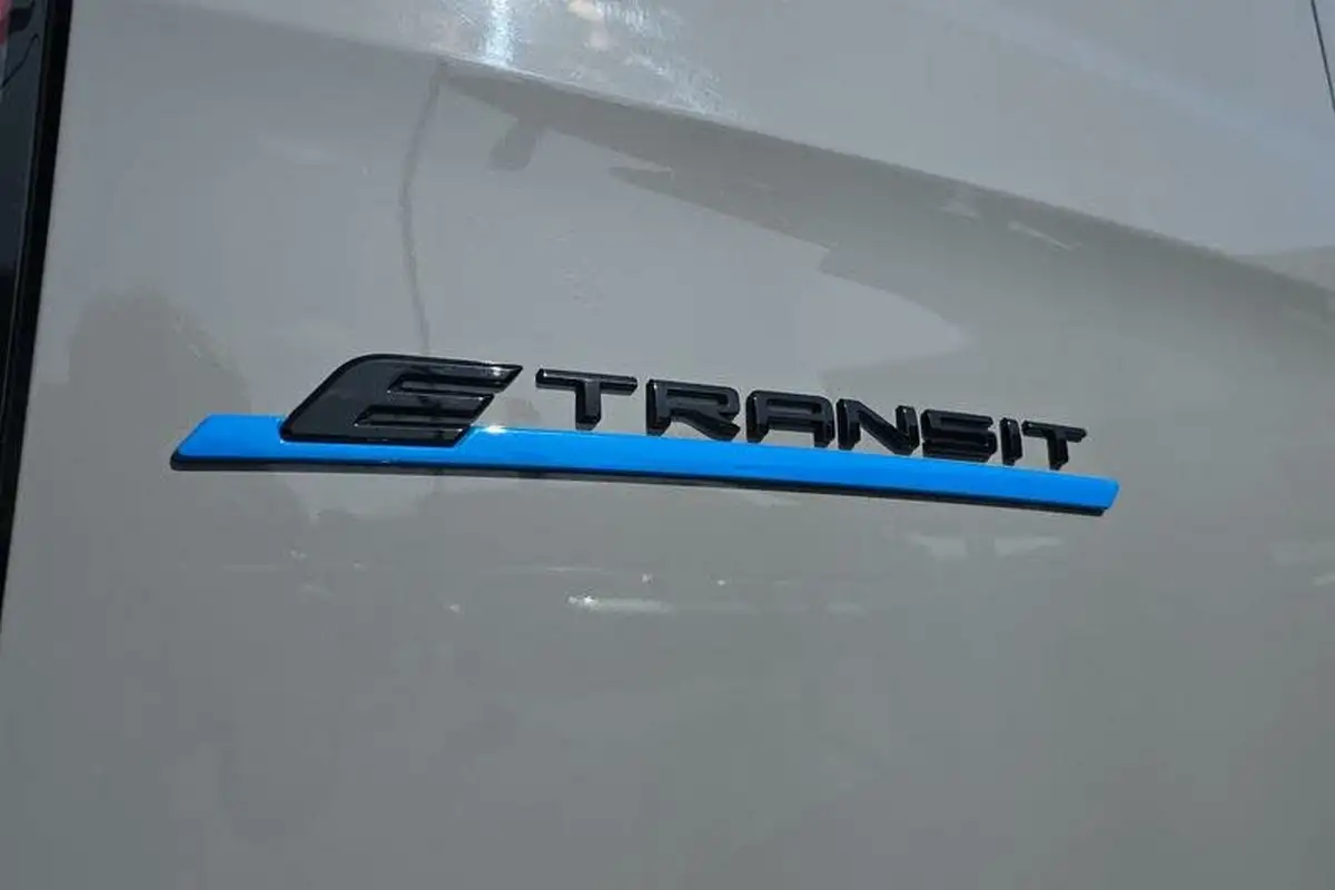 2024-ford-transit-custom-e-320-l1h1-limited-136ps-panel-van-big-19