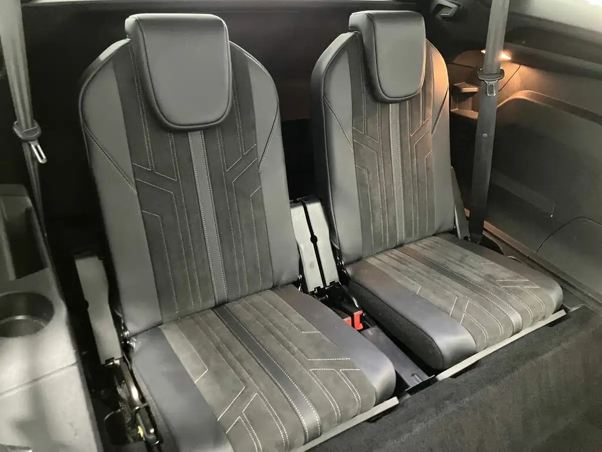 2022-peugeot-5008-suv-12-puretech-gt-premium-big-24