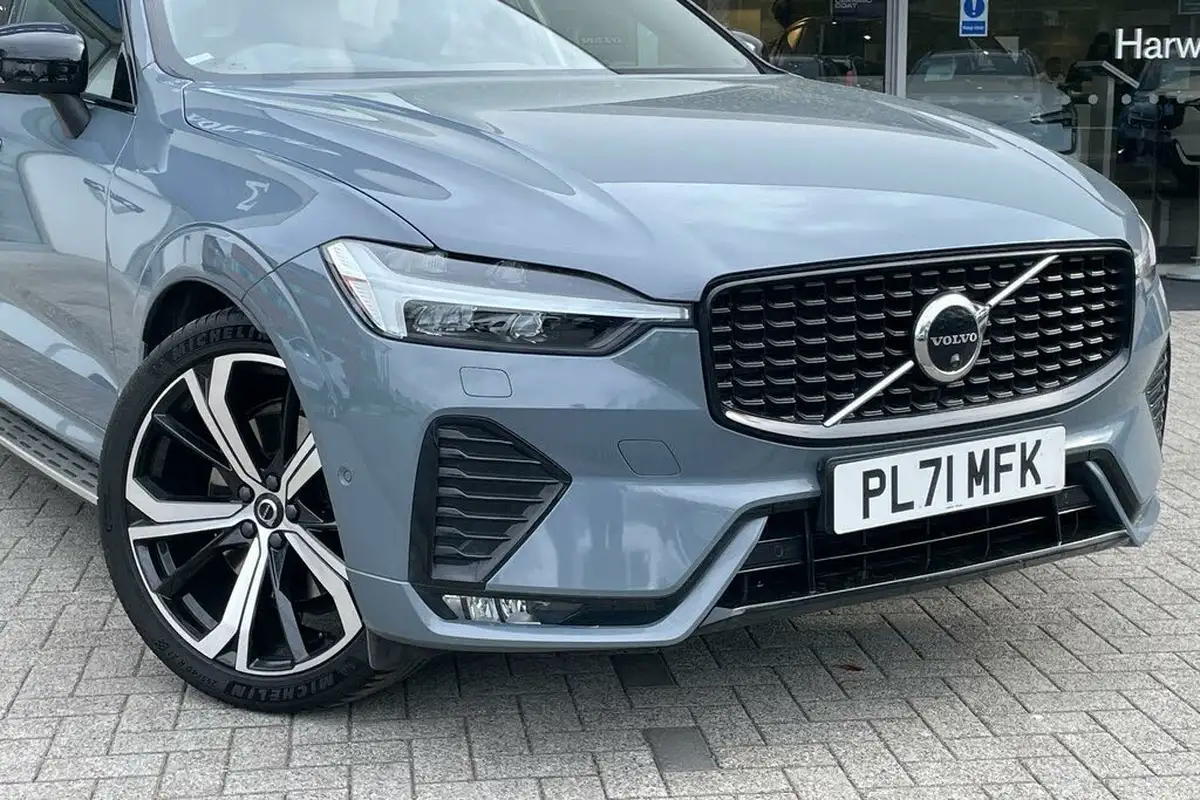 2022-volvo-xc60-20td-b4-r-design-pro-big-5