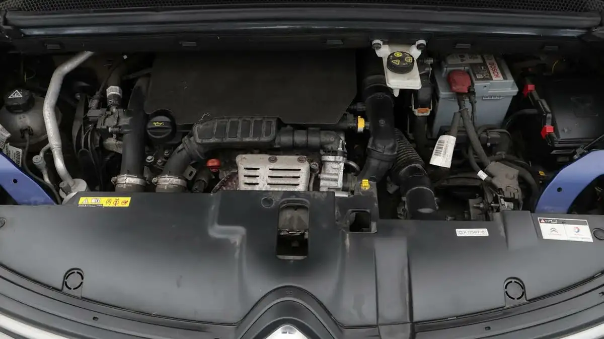 2018-citroen-c4-picasso-12-puretech-flair-big-19