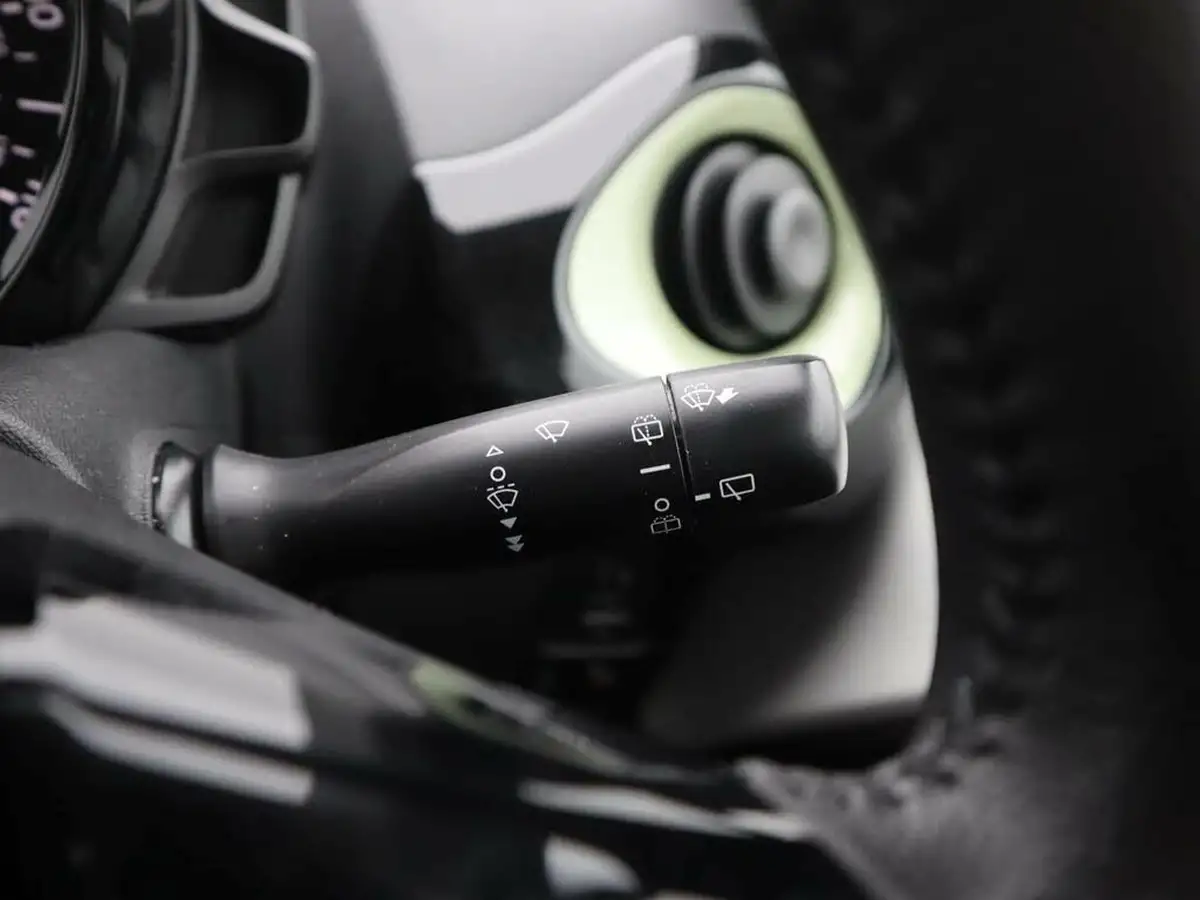 2021-peugeot-108-10-collection-hatchback-big-21