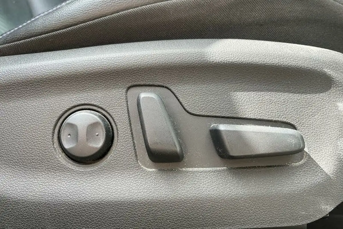 2021-hyundai-kona-e-ultimate-big-26