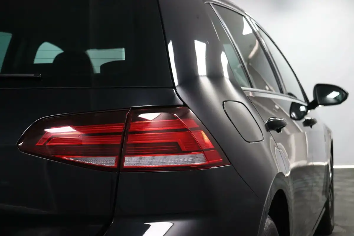 2020-volkswagen-golf-16tdi-match-edition-hatchback-big-18