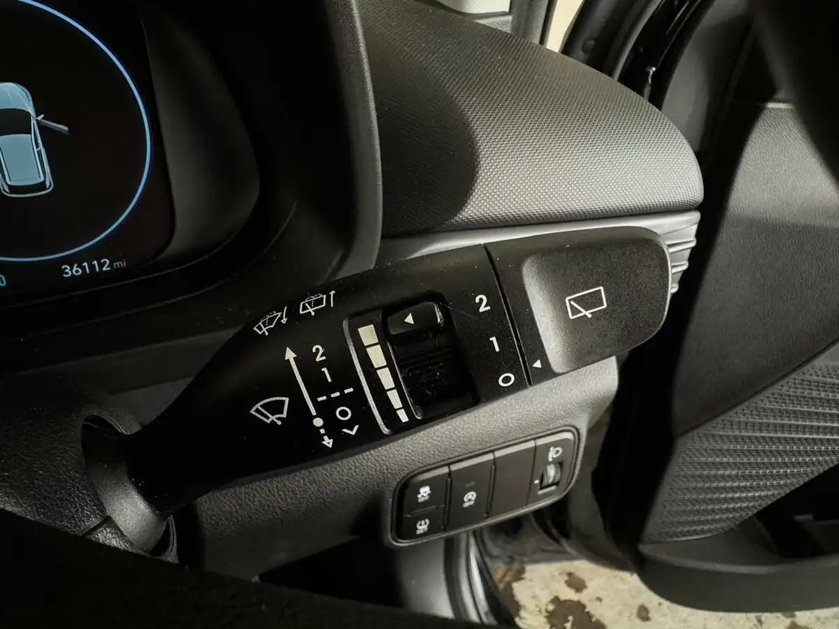 2022-hyundai-i20-10-t-gdi-se-connect-eclutch-imt-big-25