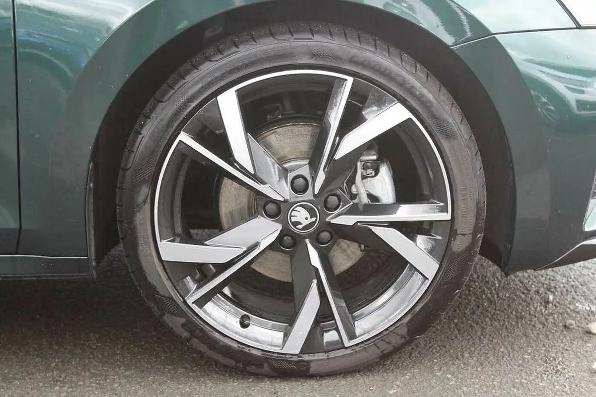 2024-skoda-octavia-15-tsi-e-tec-sportline-estate-big-4