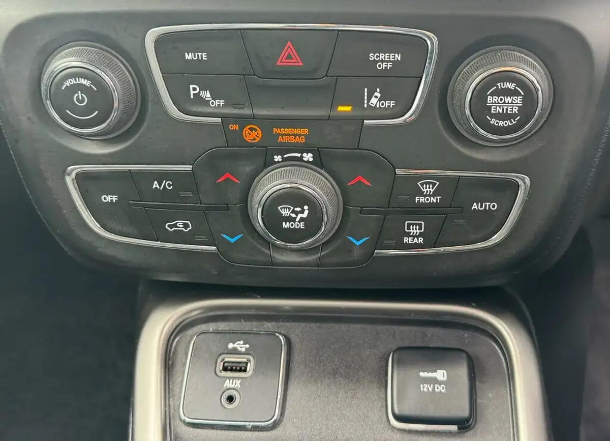 2019-jeep-compass-14-multiair-ii-longitude-big-11
