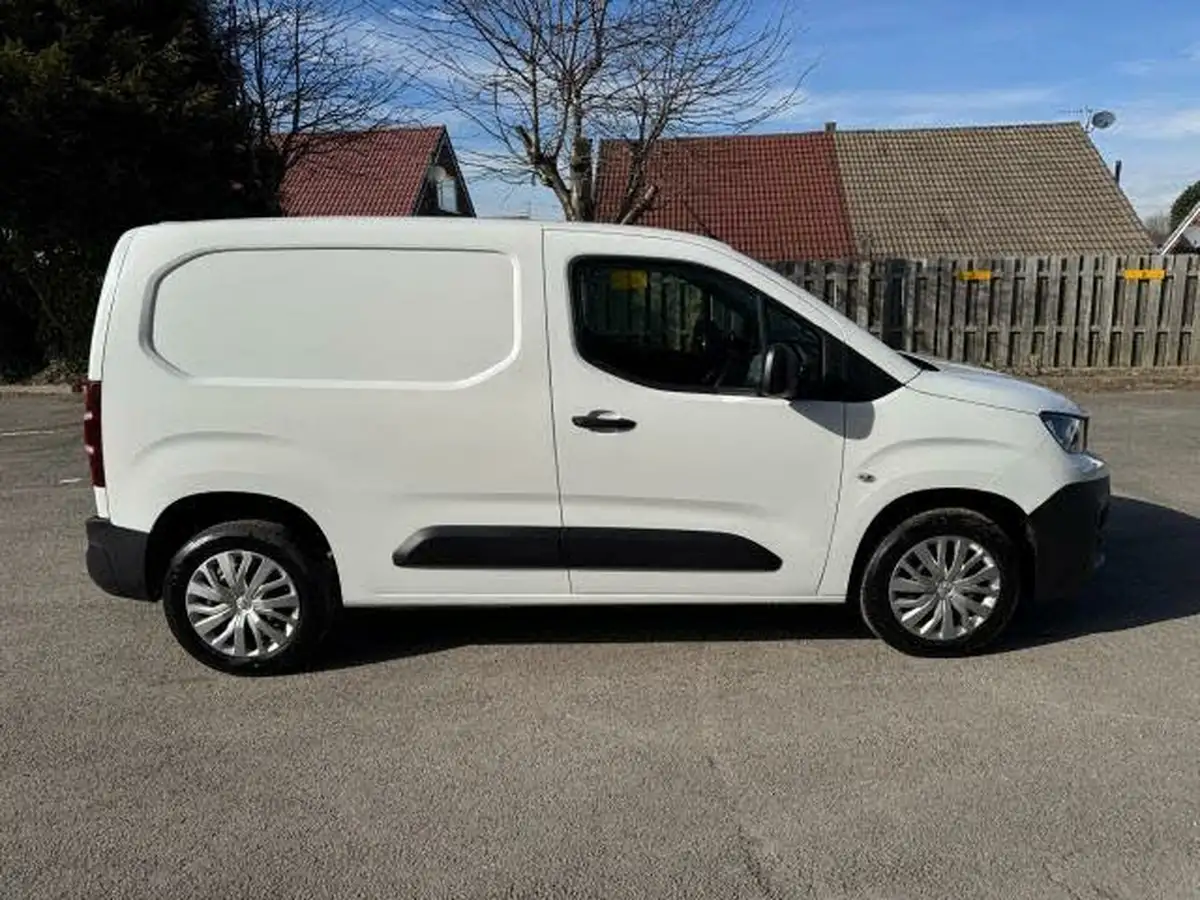 2021-peugeot-partner-15-bluehdi-1000-professional-100ps-eu6dt-panel-big-8