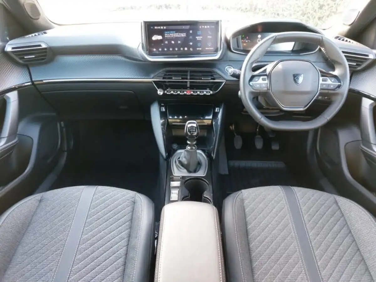 2024-peugeot-2008-suv-12-puretech-allure-130ps-big-2