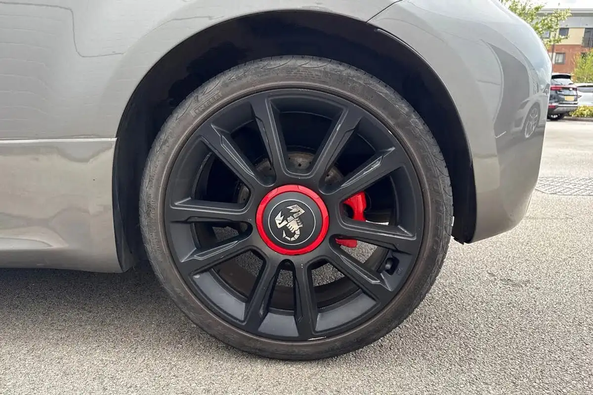 2018-abarth-595-14-tjet-turismo-big-12