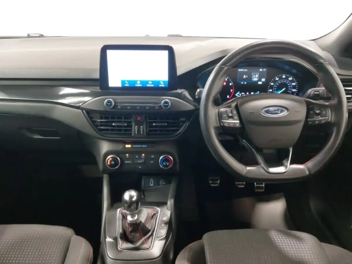 2020-ford-focus-10t-st-line-hatchback-big-2