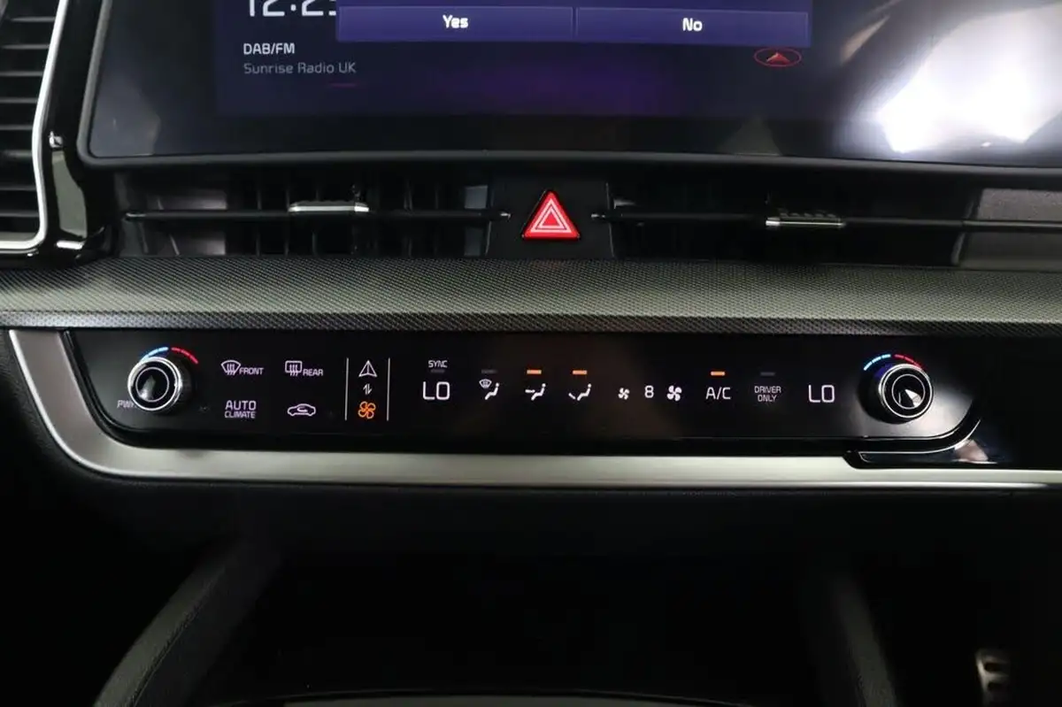 2022-kia-sportage-16-t-gdi-gt-line-226bhp-hev-1598cc-auto-big-28