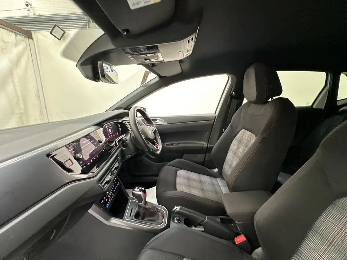 2023-volkswagen-polo-big-34