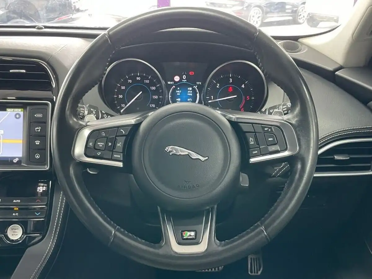 2018-jaguar-f-pace-20-i4d-r-sport-180ps-auto-big-33